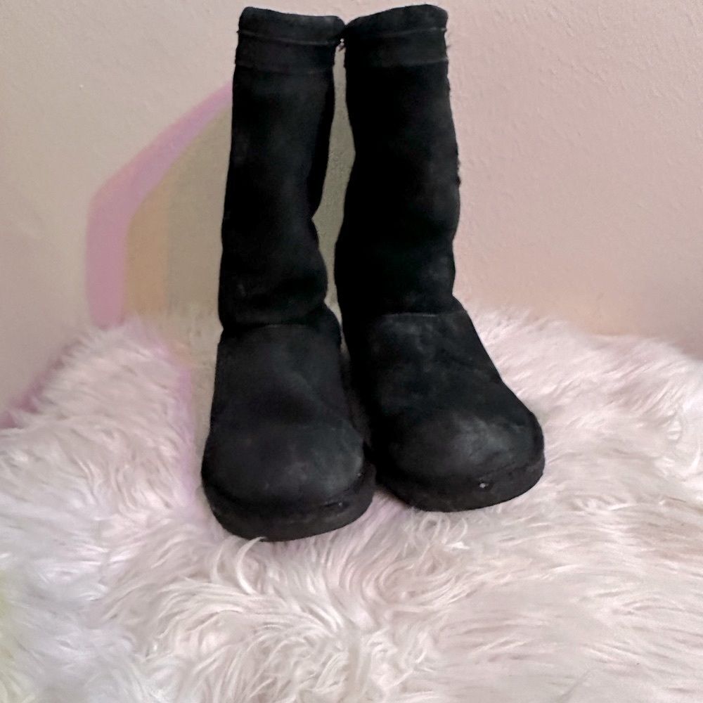 Uggs winter black boots.